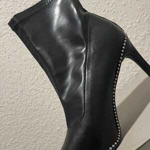 Elegant Black Ankle Boots